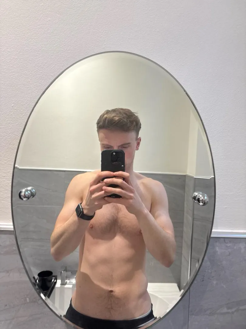 [25] WFH and need entertainment 