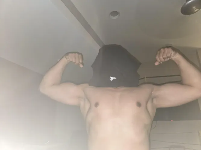 26 musc sub. Had a wonderful time with this dom.