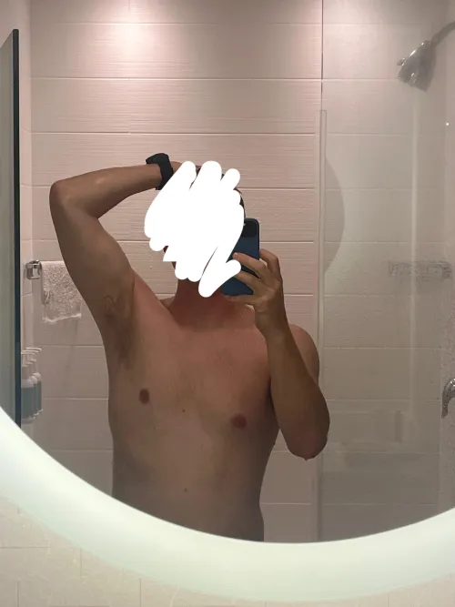 28M in LR. Anyone want to fool around? Verse! Clean shaven and semi fit please.