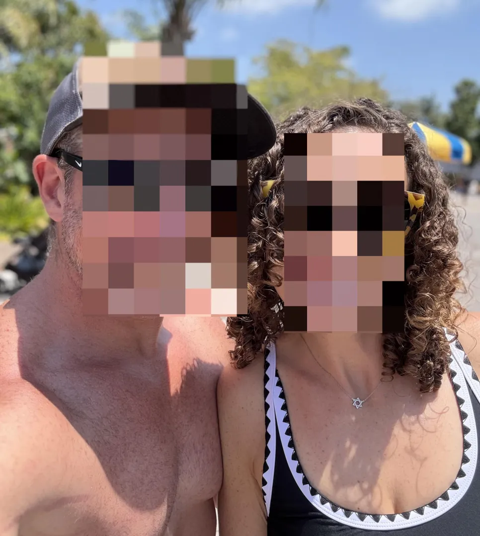 (37/39) [MF4F] (Ventura County) - Married Couple Looking for a 3rd for TONIGHT 03/21