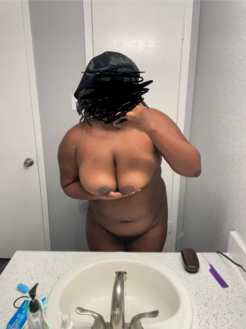 5’2 and chubby, am I your type?