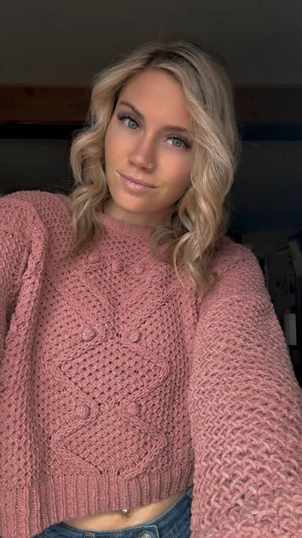 Am I a milf you’d jerk off too? 