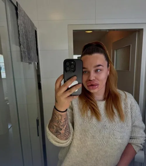 Anyone know more of her? Looks so good