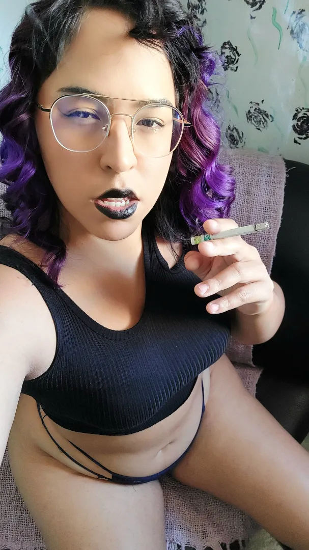 Are you distracted by my black lips