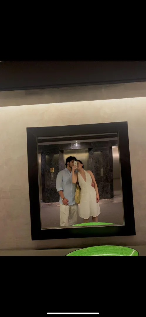 Couple in Paris (24 years old both) looking for other couples. Here until April 5