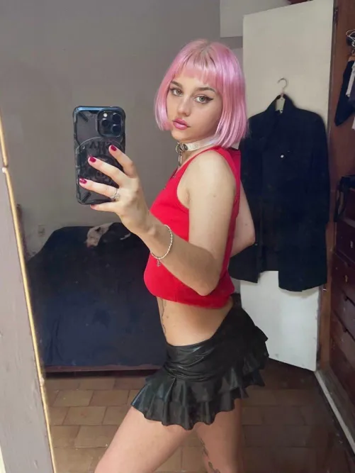 F188 Looking for a host. - chat on lntsag: .stephaniezirae'.