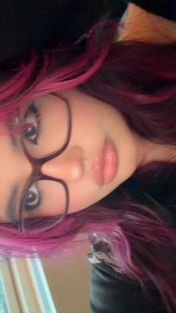 good morning check out my throne for a kiss hannasbananas11