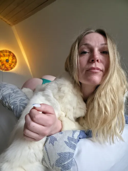 Har vi øjenkontakt, eller kigger du på bjergene i baggrunden?