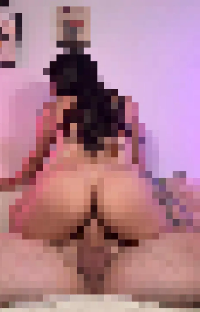 He pumps my pussy you pump to pixels