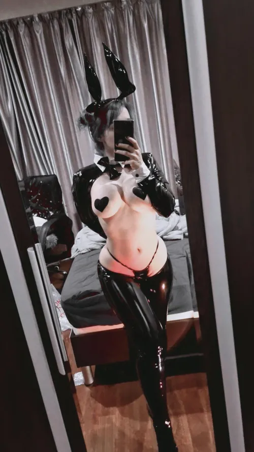 I give off that “keep me close” energy