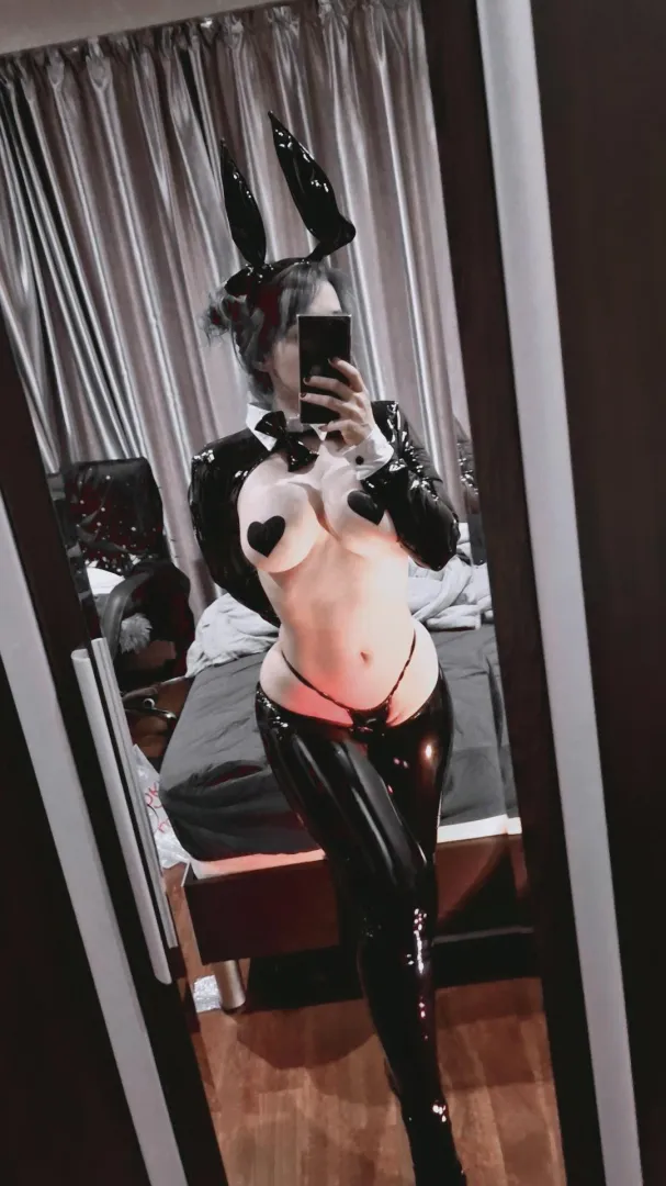 I give off that “keep me close” energy