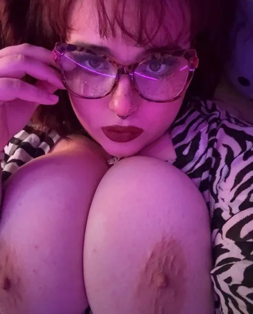 I have K cup tits and I squirt! ✨ offering deals rn!  available for VC, sexting, customs, premade, GFE, etc! ❤️