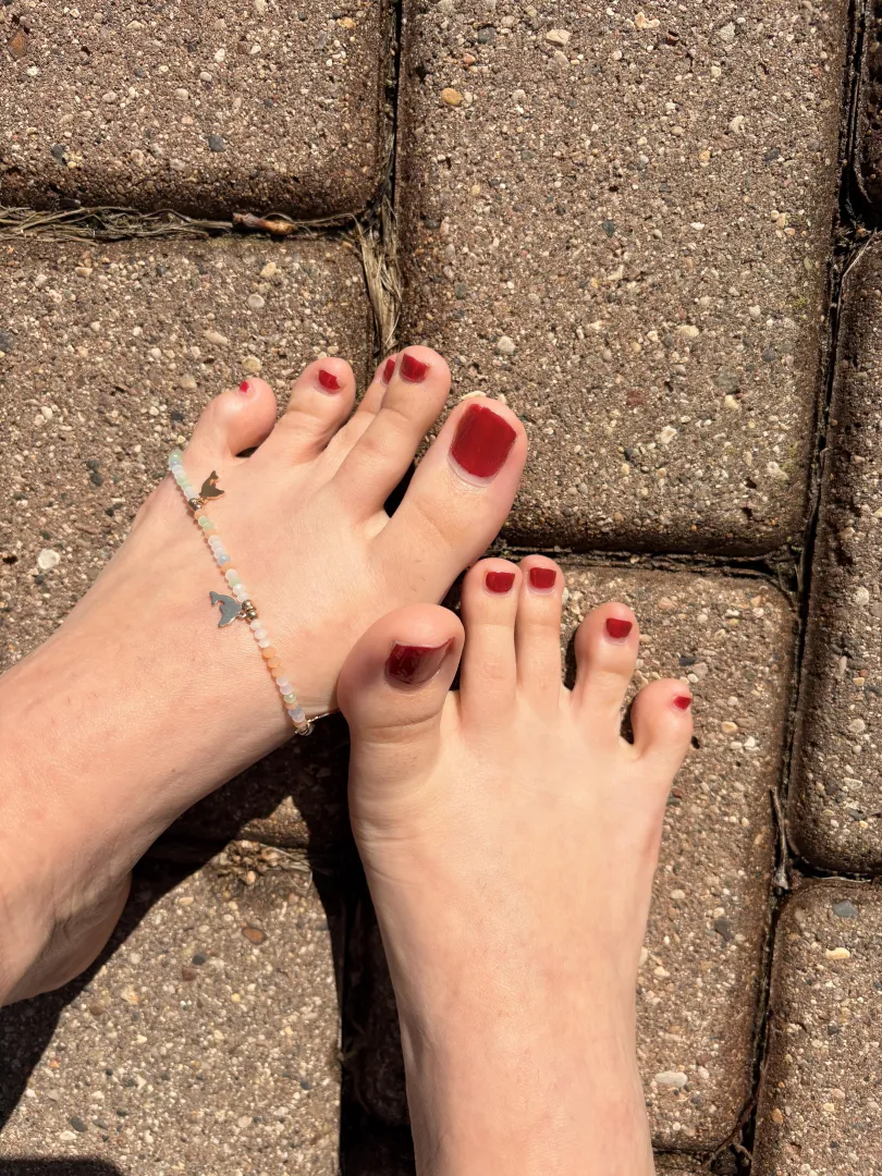 I promise my sexy ass feet don’t bite babe  onlyfans @pedi-cure38