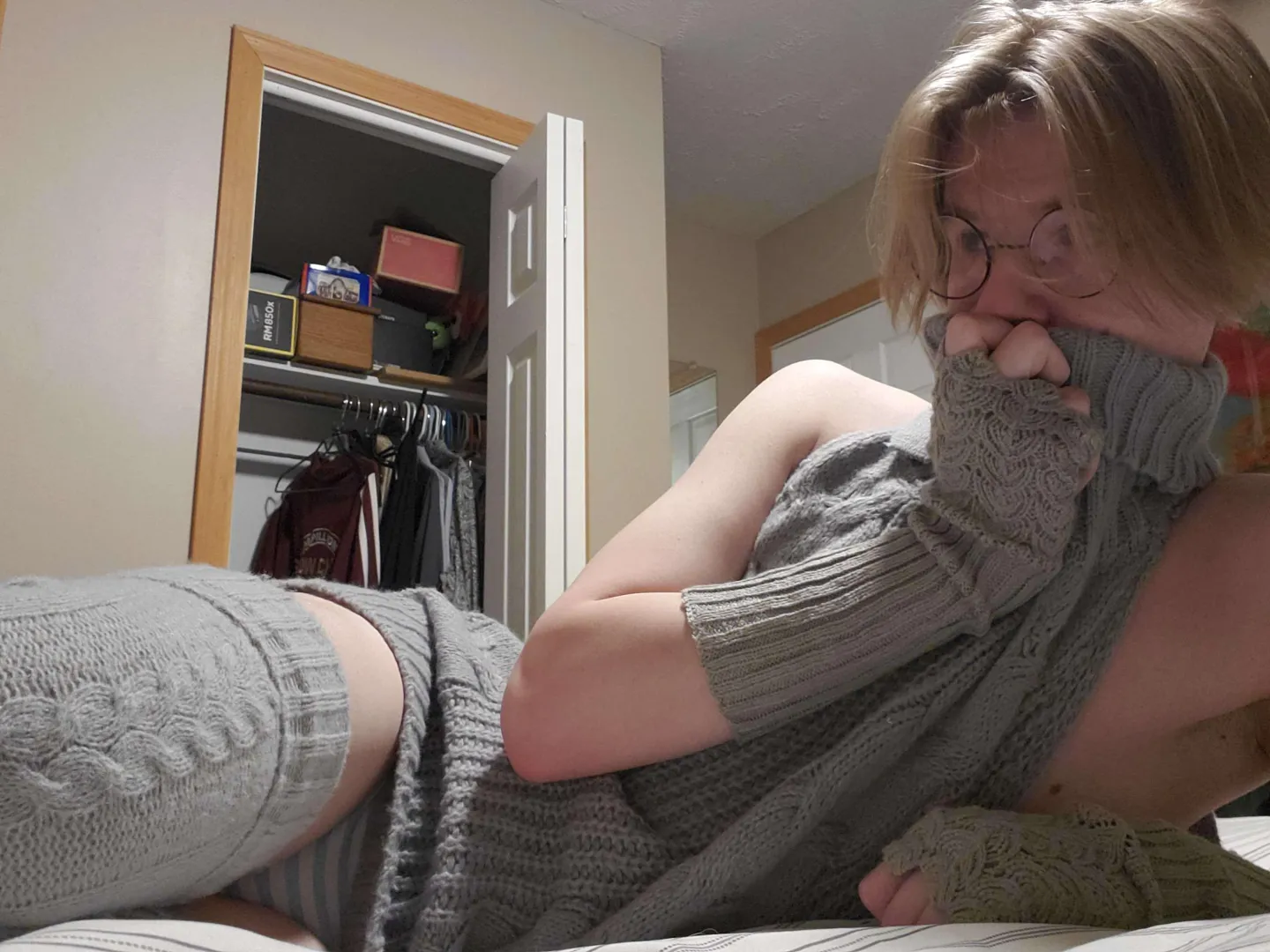 I wanna have a mommy spoil me with attention x3