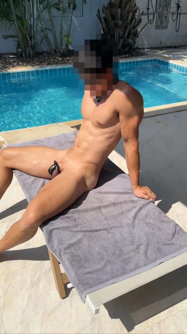 I’m already locked, just need someone to adopt me now 