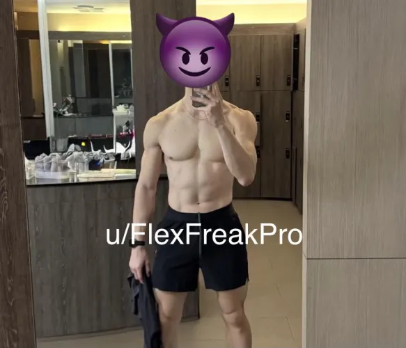 Into M2M and MFM. 29, 5’8 tall. Into M2M. Goodlooking, educated, fit and discreet guy here.