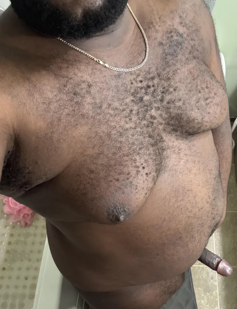 Just looking for a queen to appreciate all of this! DMs open!