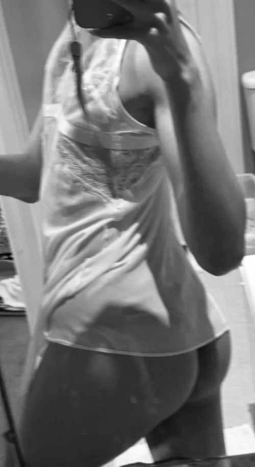 Lingerie moment (23m)