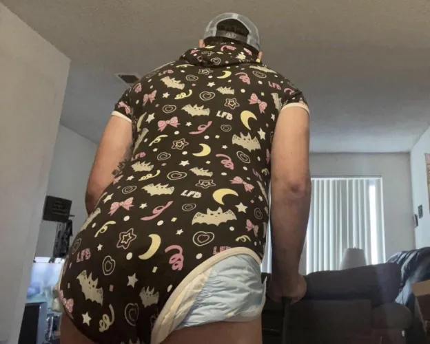 Looking for a mommy or a little to share some chats with! 