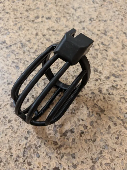 My first resin cage (ring died). Not ISO 10993, that will come later (so not going on my junk).