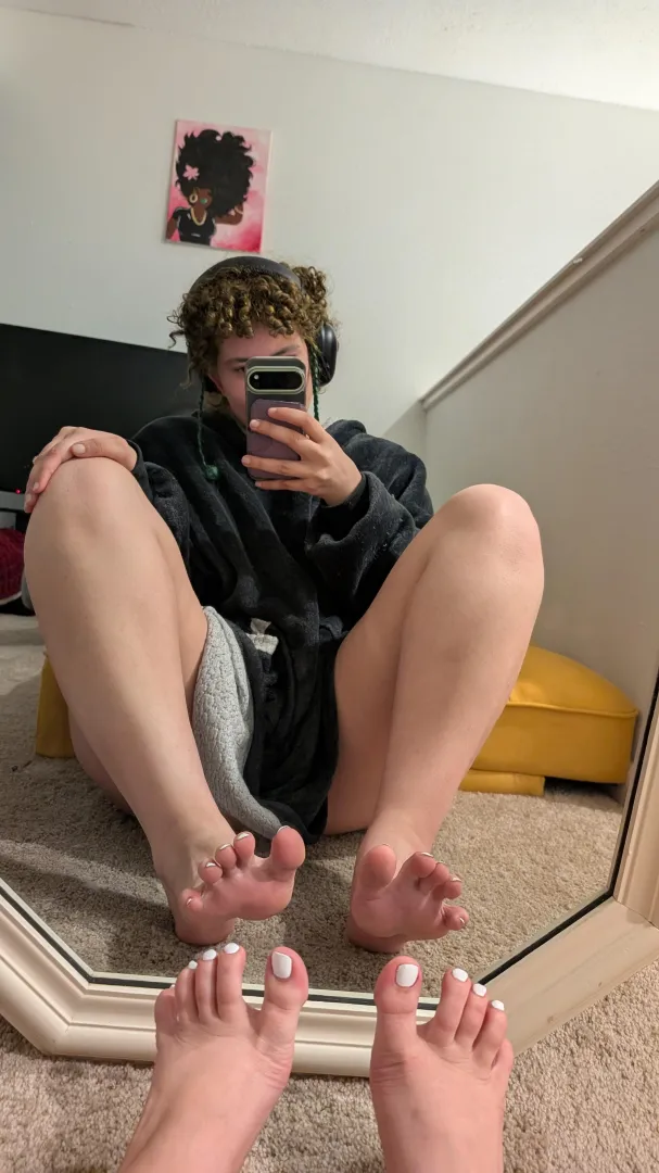 New member of the white toes crew! 