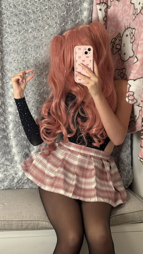 Only arrow up if your dick is less than 7 inches  First 69 will be humiliated 