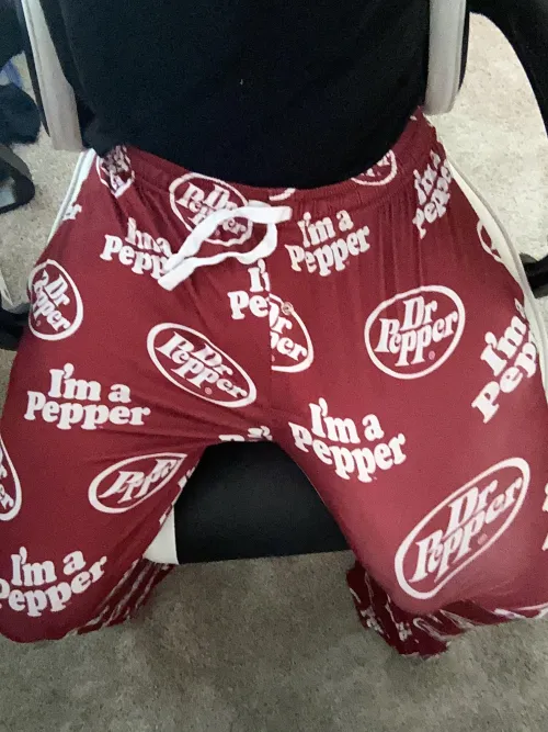 Pajama pants dont do anything to hide my size and I love it, love seeing the looks I get at the gym like this