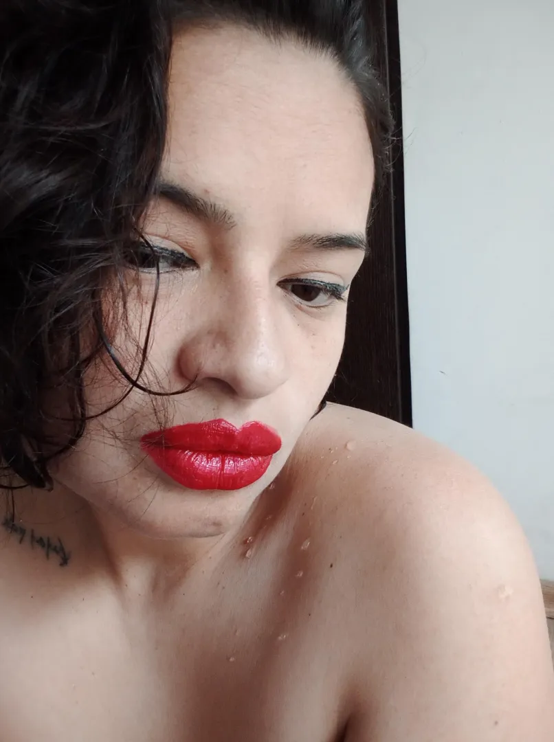 Red lips ready for your kisses. 
