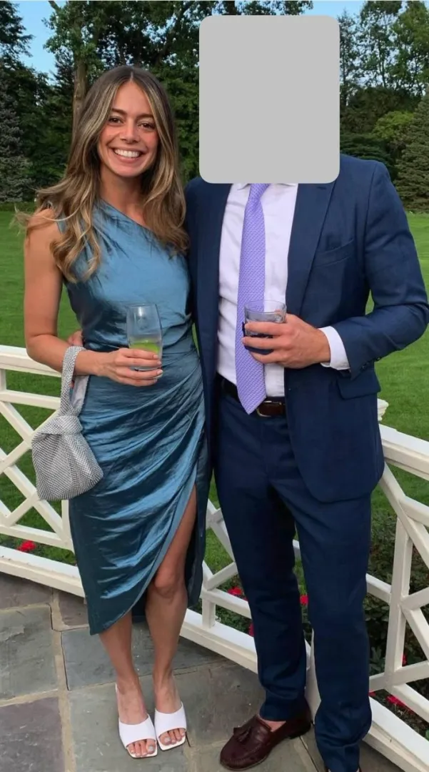 Still looking…early 30s couple in city. She has a deep fantasy of a bull in the city that has seen her or her friends before and recognizes her (and hopefully chatted with her). Preferred early 30s, 7.5+.