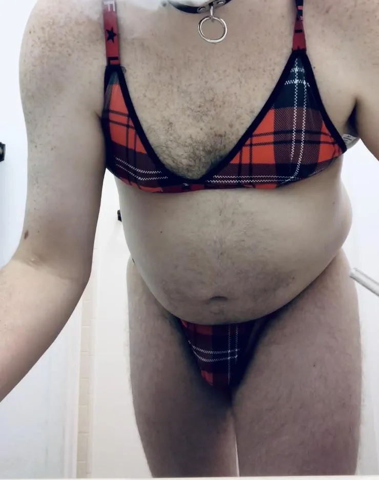 Sub sissy bottom seeking top doms