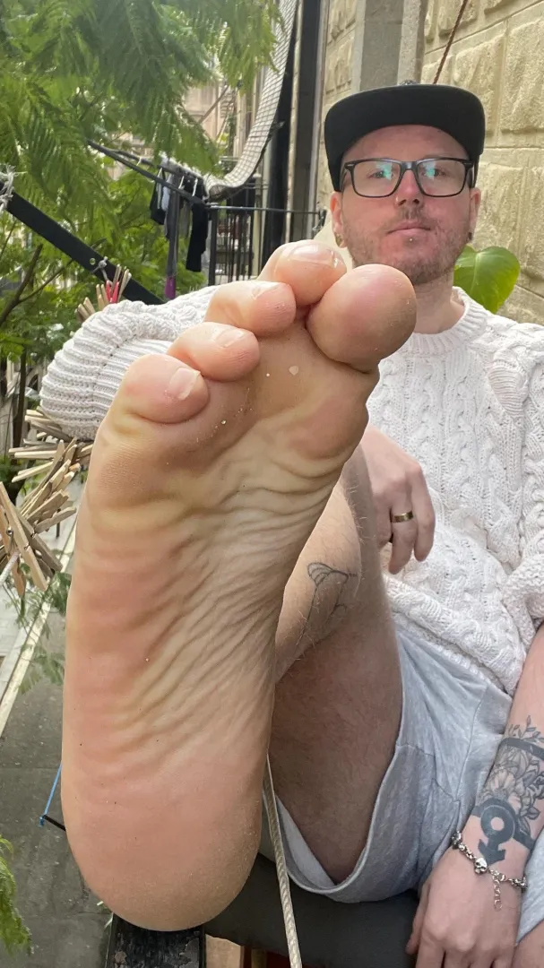 There is glitter under my sole who’s helping me remove it?