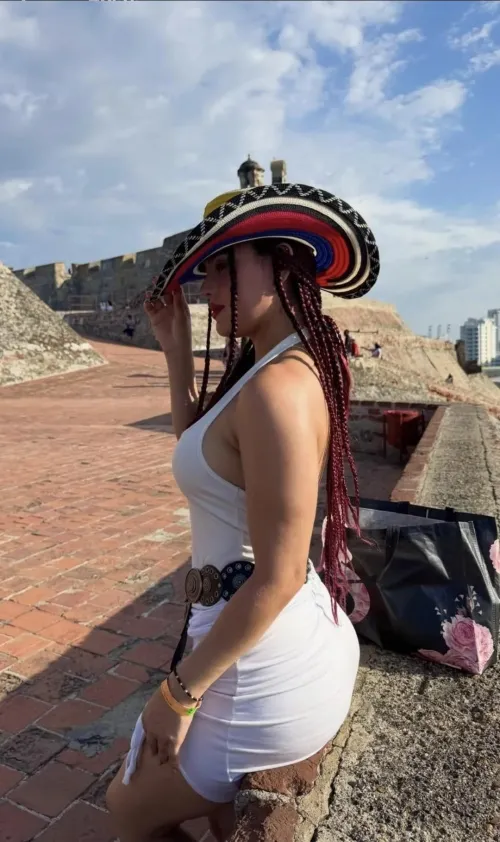 This fat ass will milk everything from you , send to mommy on cashapp