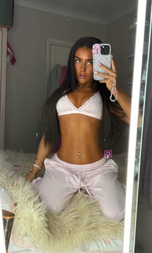 This pink bra look has you losing it already