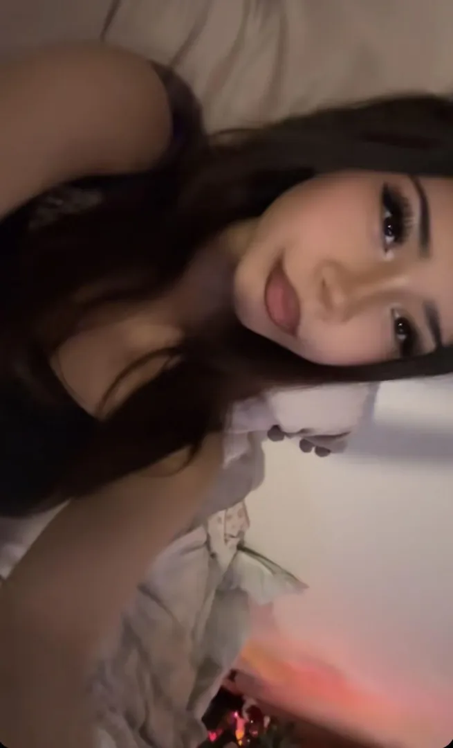 [18] Latina, UH, add my snap @htx_lexi107