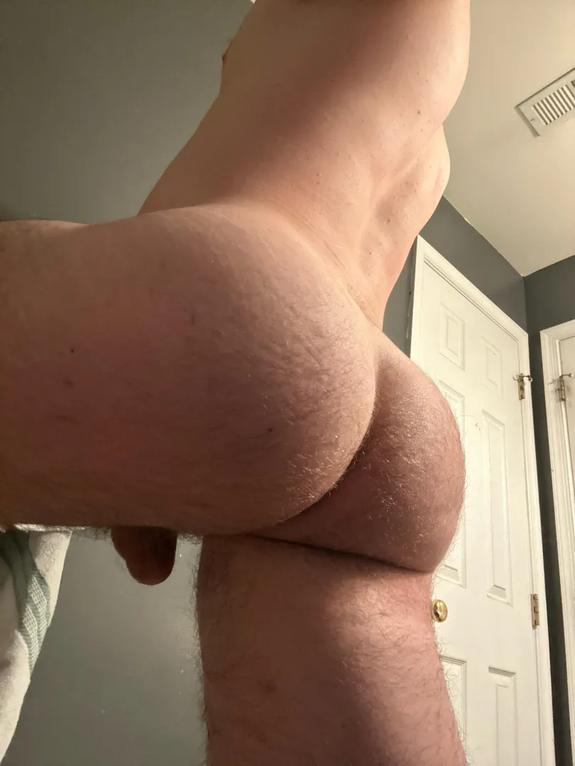 [20] I need a huge cock to stretch my hole.