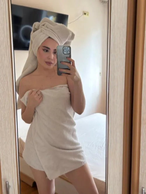 21F half-European, just here being a little too curious for my own good rn, who’s nearby? ;)