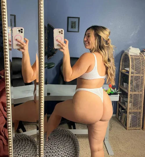 24 [F4M] looking for hookuup