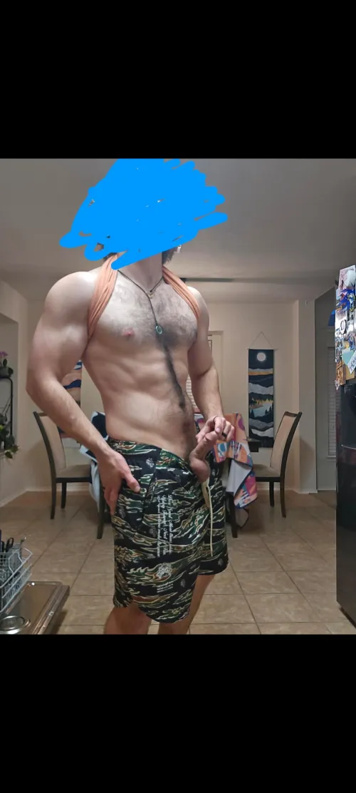 [25] Small isnt bad, in fact, it looks awesome compared to my big muscles right?:)