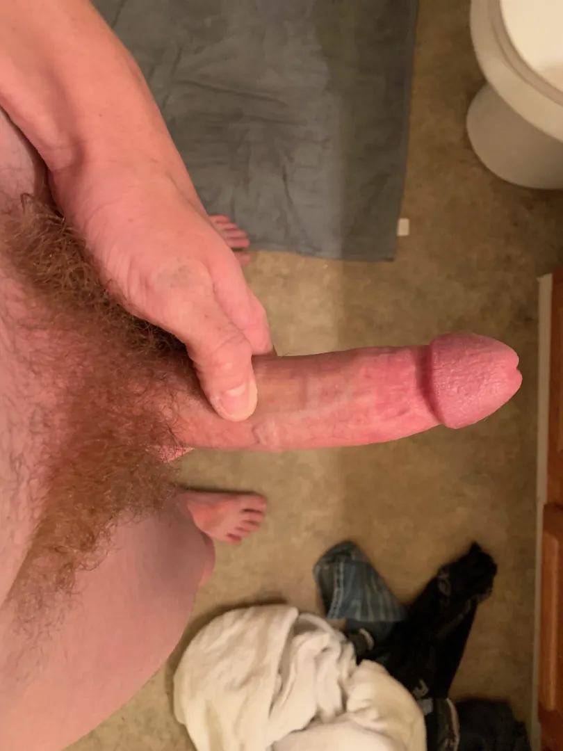 30 m. Horny as fuck. Entertain me while I work 