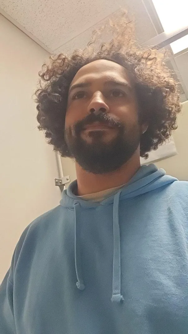 31 m4f looking to be someone's pocket bitch