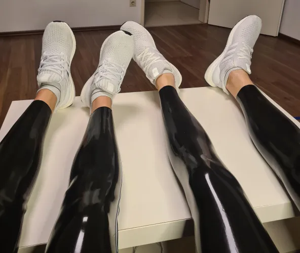 Anyone into shiny legs and sweaty sneakers & socks?
