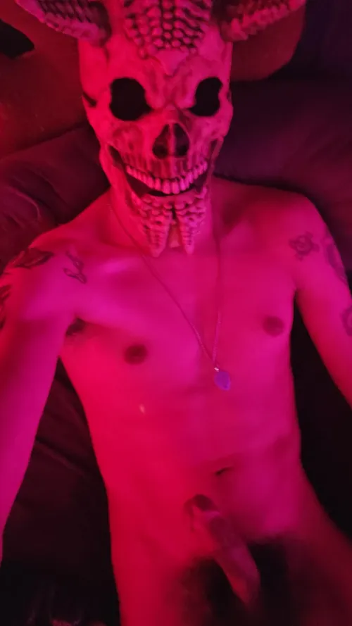 Been one hell of a week, whos down to smoke and play?