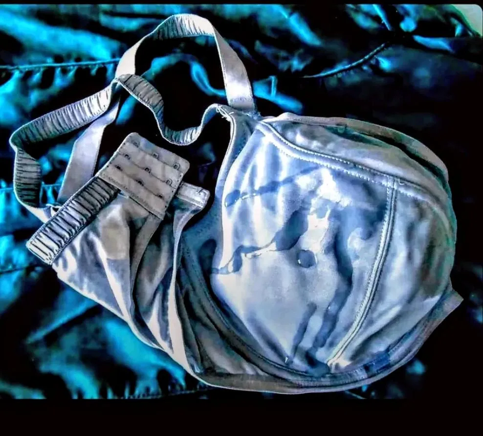 Ce soutien gorge me faisait très envie depuis plusieurs jours mais pas disponible et ce matin...