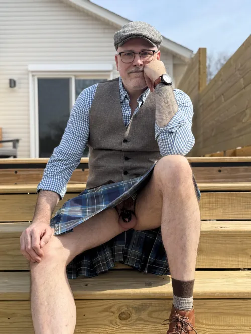 Cultured/Caged. (Happy Sunday)