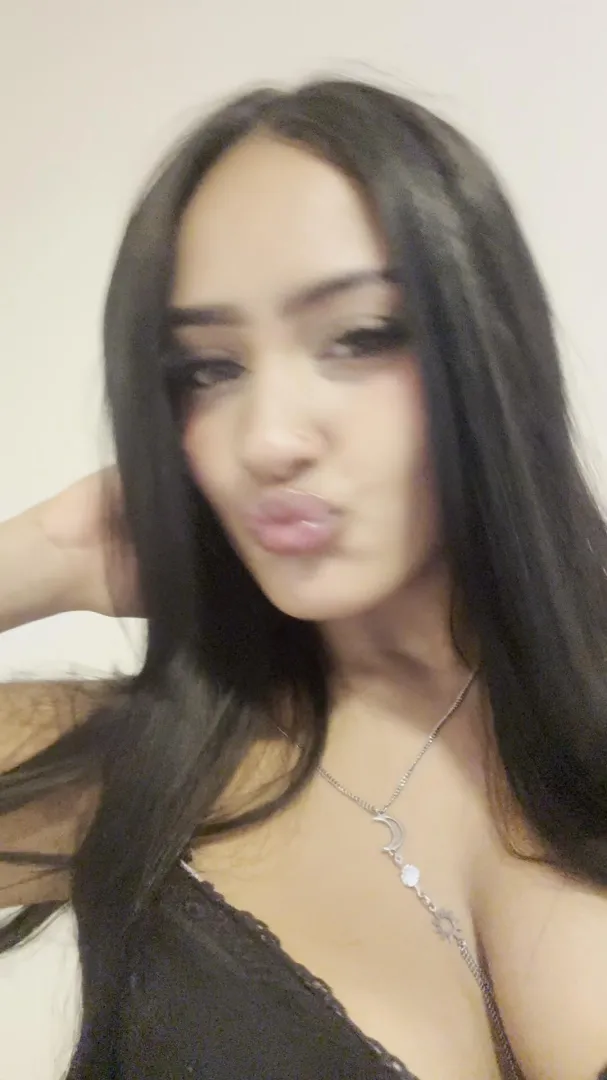 cum, need a guy who can host