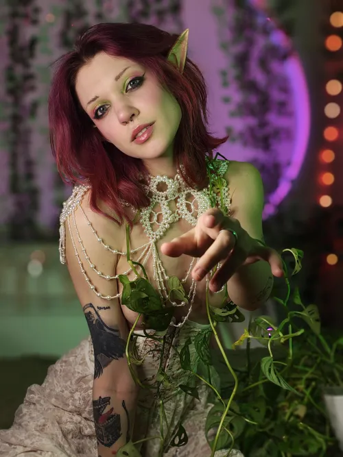 elf slut's vines wanna wrap your cock come get tangled, hero?