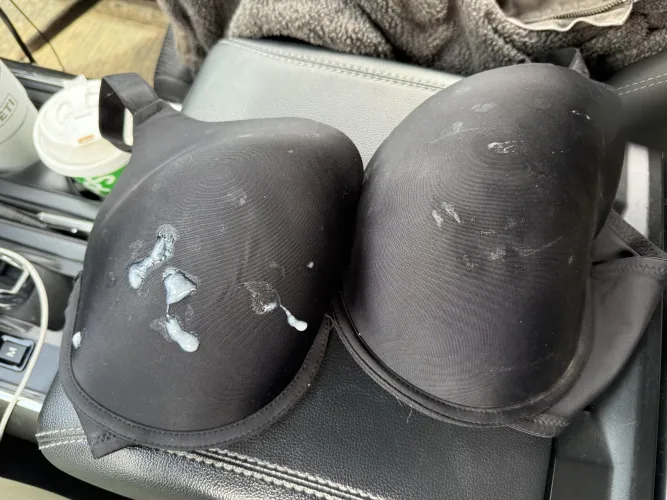 Found this bra, had to cum on it