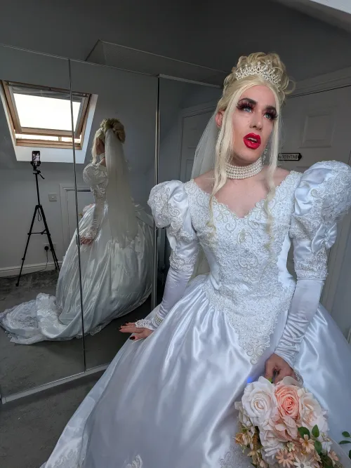 Goddamn, a big puffy wedding dress just drives me wild.