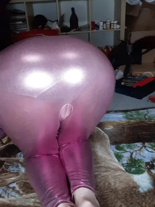 Hope you enjoy my shiny ass~