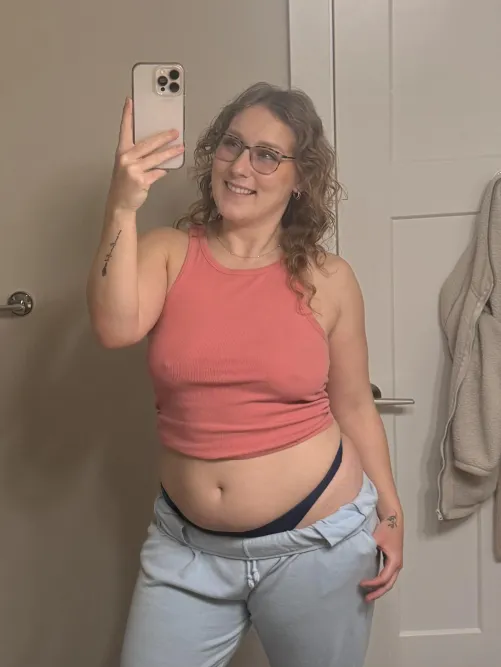 I love when the belly makes the outfit